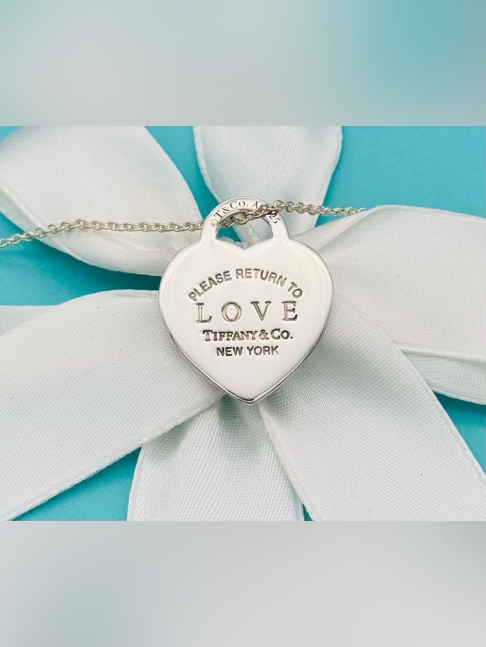Tiffany & Co. SS Return to Love RTL Medium Heart Necklace 18-20” Necklace - Picture 7 of 8